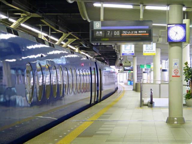 新幹線ホーム