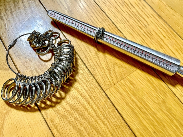 サイズ棒とリングゲージ